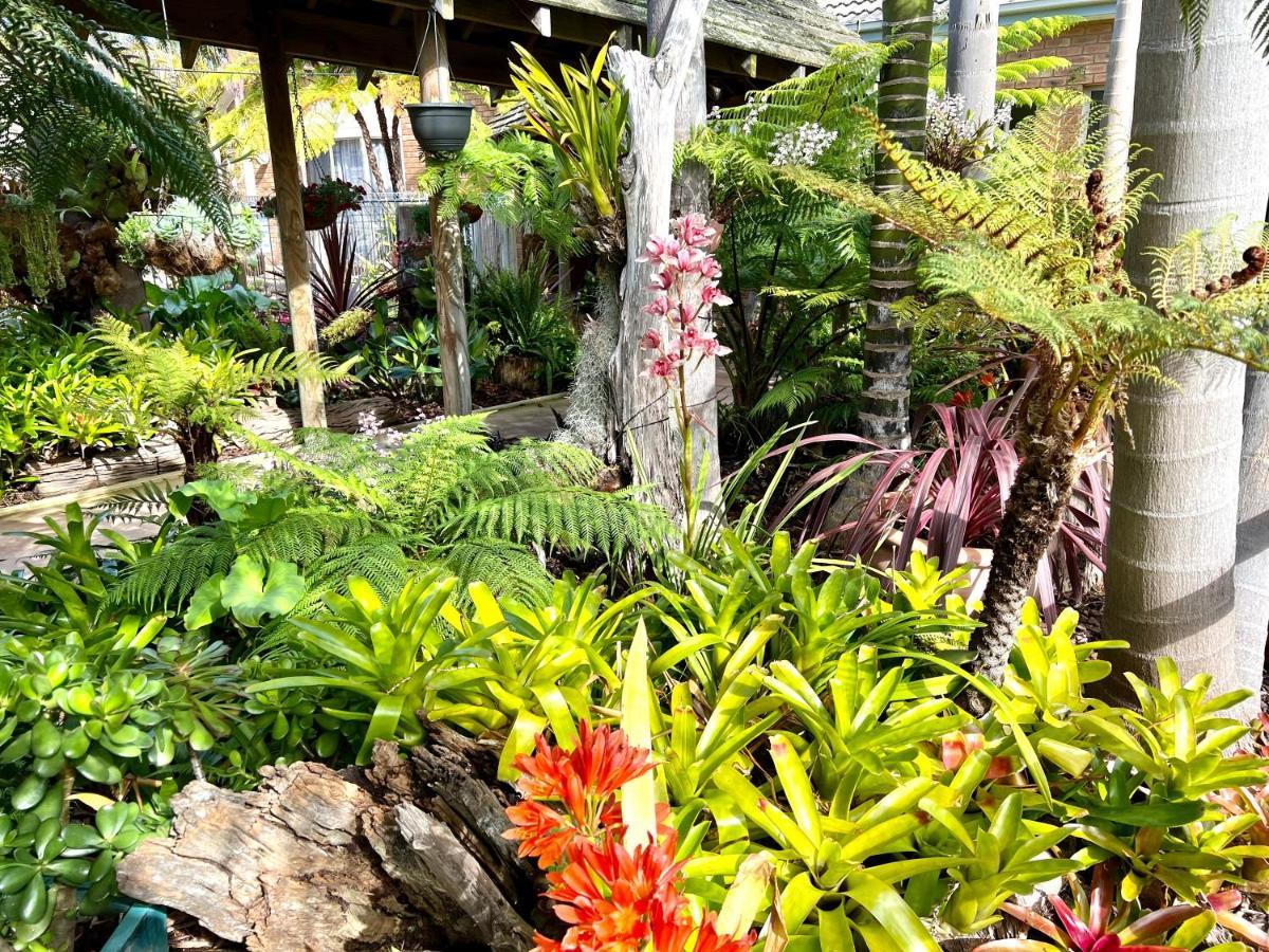Coastal Waters Motor Motel 4*
