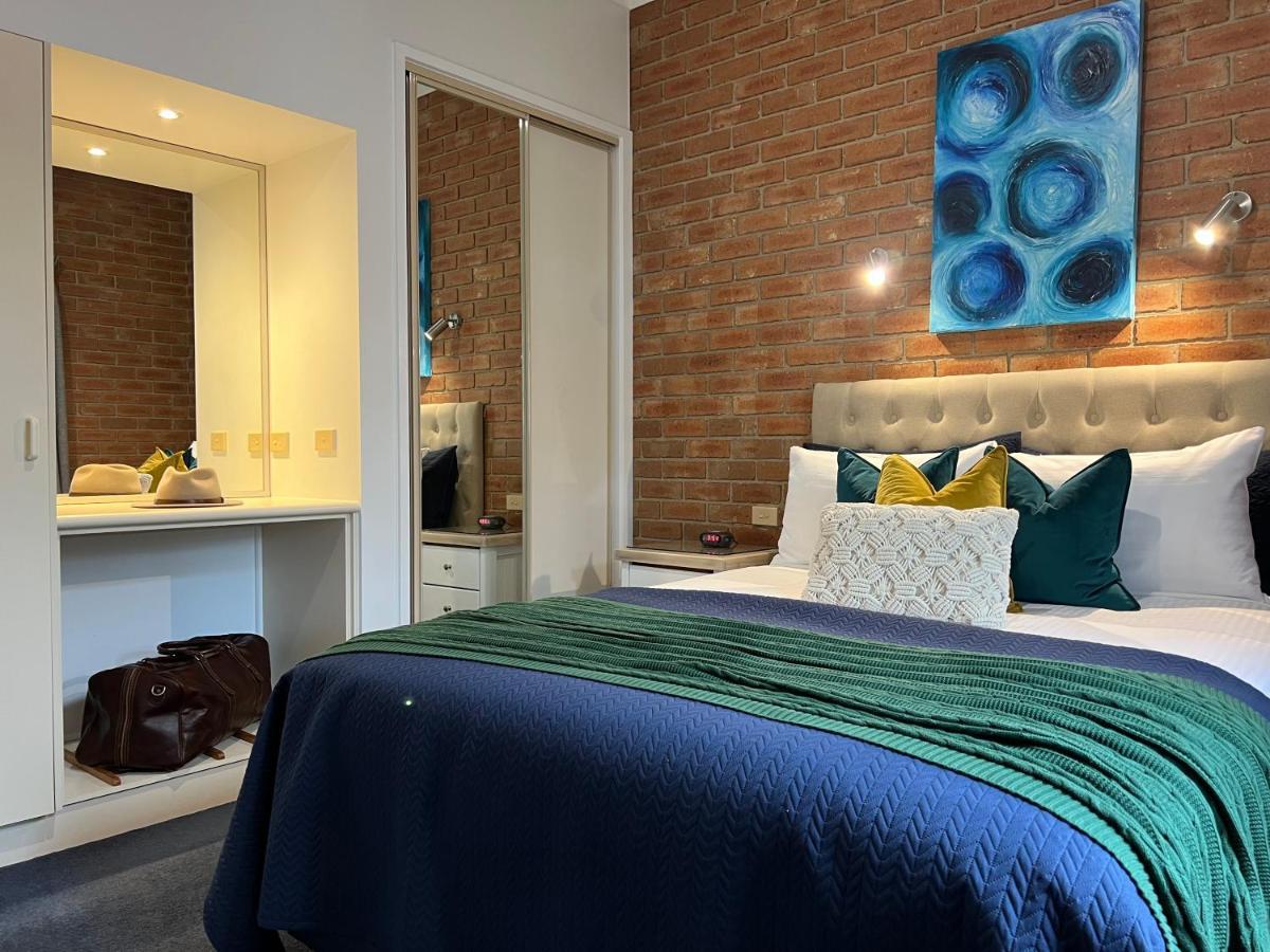 Coastal Waters Motor Motel 4*